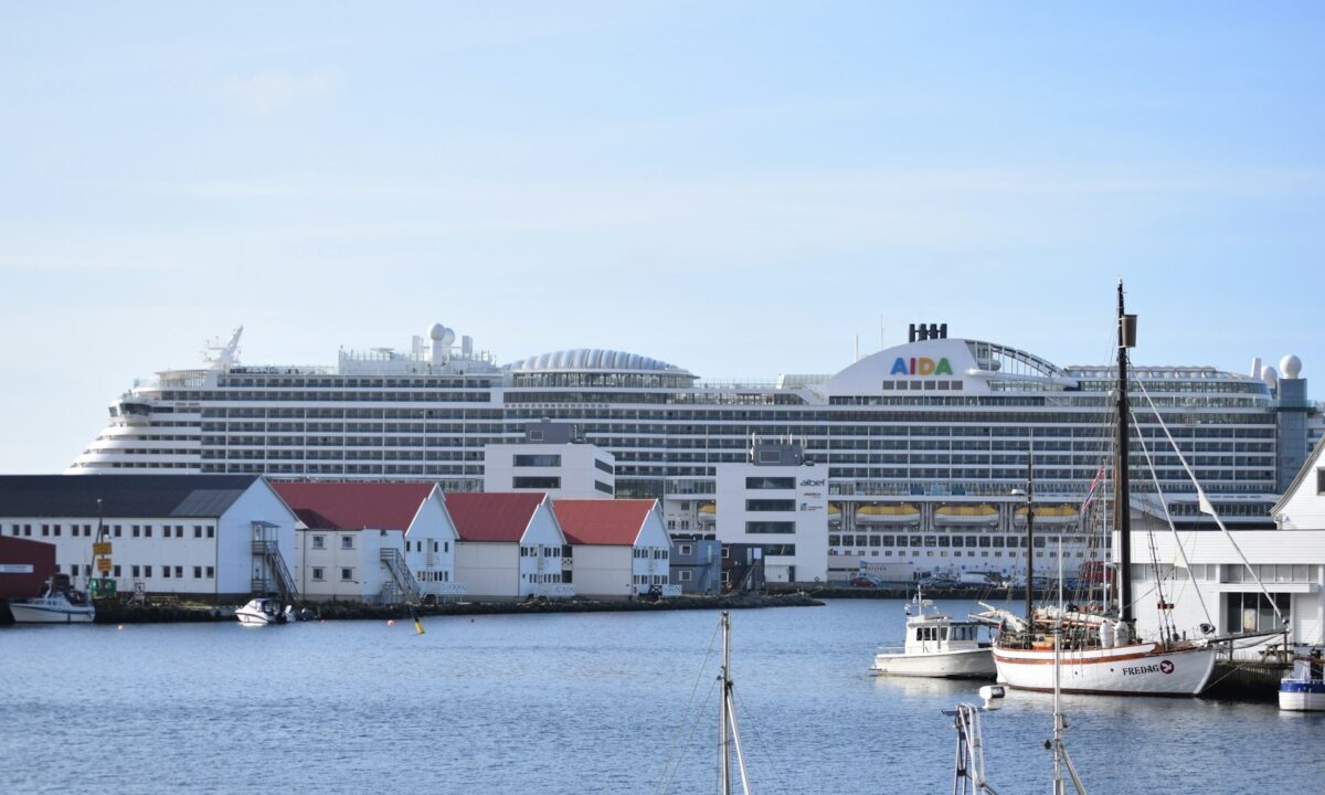 How to Navigate Your Cruise Ship Like a Pro