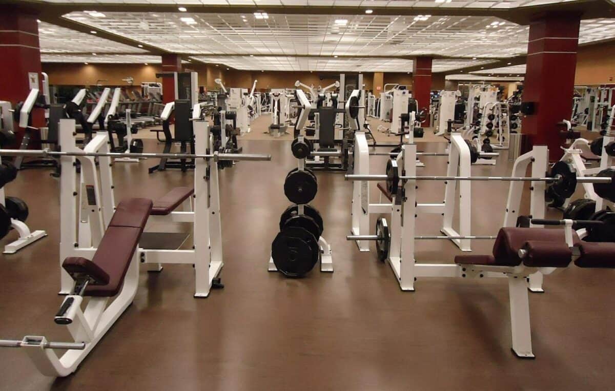 How to Stay Healthy on a Cruise: Tips for Eating Well and Staying Active